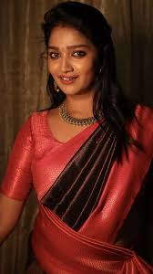 Glam looks of Thamizhum Saraswathiyum fame Lavanya Manickam ​ | Times of  India