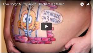 Piosenka o codziennej zwykłej mamie, tej która co dzień do szkoły budzi nas i nie zapomni do teczki dać śniadania, i która dla nas zawsze znajdzie czas. Piosenki Dla Mamy Najpiekniejsze Piosenki Na Dzien Mamy Mamotoja Pl