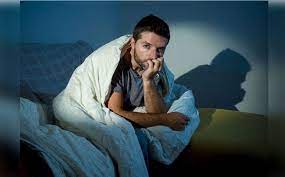 أسباب ضيق التنفس أثناء النوم وعلاجه