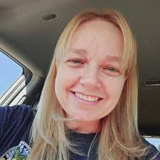 Samantha Moss's Instagram, Twitter & Facebook