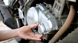 Biasanya oli palsu memiliki label kemasan berkualitas rendah dan sering kali shell helix hx5 merupakan pelumas kendaraan bermotor dengan tingkat kekentalah ganda yang mampu membantu membersihkan residu dari mesin. New Vixion Lightning Minum Racun Oli Sesat Inilah Alasan Dan Impresinya The Motorbike Goes By Skill Or You Get Killed