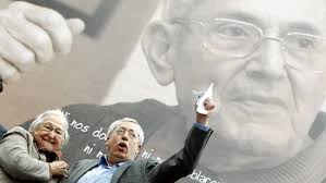 La izquierda despide a Camacho entre enseñas republicanas