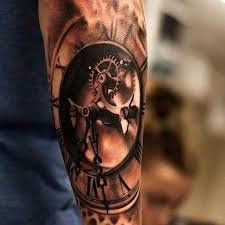 Uhrwerk Romische Ziffern Tattoo Beeindruckende Tattoos Tattoo Vorlagen Taschenuhr Tattoo