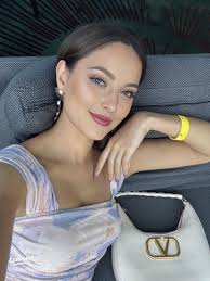 Uncovering the Secrets of Eye Contact in Social Interactions