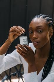 Sarah Ford's Instagram, Twitter & Facebook