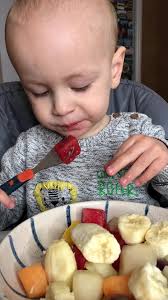 Baby Food Weaning: Tasting New Solids