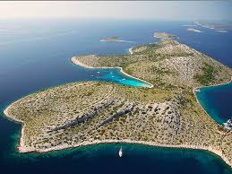Dobio je ime po rijeci krki koja je dio parka. Nationalpark Kornaten Kroatien Reisefuhrer