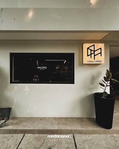 Coffee shop baru lagi di Cilandak Jakarta Selatan. Oma Coffee Brewers, berlokasi di Cilandak Barat, menempati sebuah ruangan di bangunan yg akan menjadi Kostan. Dengan menyuguhkan pengalaman menikmati seduhan coffee nikmat. Bukan
