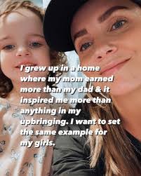 Janelle Bell's Instagram, Twitter & Facebook