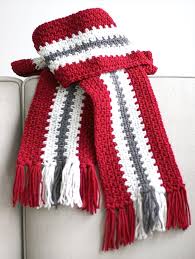 There are numerous knitted patterns available on the internet which are easy to follow and also quick to make. 19 Stylish And Easy Crochet Scarf Patterns Dabbles Babbles