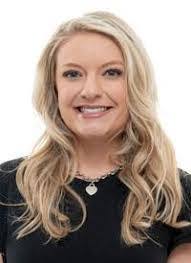 Tia Ogle's Instagram, Twitter & Facebook