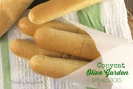 However, these breadsticks are typically covered in butter so it is best to refrigerate them up to 3 days. Copycat Olive Garden Breadsticks Recipe Olive Garden Breadsticks Olive Garden Recipes Copycat Recipes Olive Garden