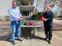 Spendenlauf von straubing nach regensburg. Eisbaren Fanartikel Fur Kids In St Vincent Sponsored By Armin Wolf Laufteam Startseite Kath Jugendfursorge Der Diozese Regensburg E V