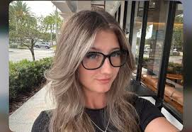 9+ YEAR BABYSITTER/NANNY hi family's! My name is Caileigh, and I'm a  student at PBSC currently looking to work with a wonderful family to fill  my schedule in the AM/mid afternoons before