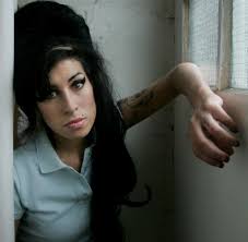 Wir erinnern uns an die tragische. Tod Mit 27 Das Leben War Amy Winehouse Nicht Droge Genug Welt