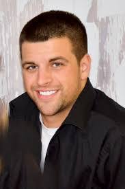 Elaine Linardi's Instagram, Twitter & Facebook