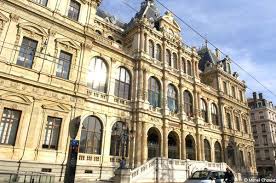 Découvrez le nouveau portail dédié aux entreprises artisanales et à la formation à lyon : Palais Du Commerce Ville De Lyon