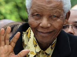 L'état de santé de Nelson Mandela en progrès