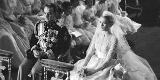 Grace kelly rose to fame as a leading hollywood actress following her prominent role in high noon. How Olivia De Havilland Introduced Grace Kelly To Prince Rainier Of Monaco How Grace Kelly And Prince Rainier Met
