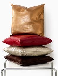 Vediamo assieme cinque esempi di cuscini originali per il divano del soggiorno, ideali per arredare. Cuscini In Pelle Per Divani Calia Maddalena