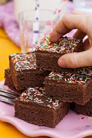 Buhne Frei Fur Den Lieblingskuchen Meiner Tochter Schokoblechkuchen Kuchen Ohne Backen Kuchen Rezepte Einfach