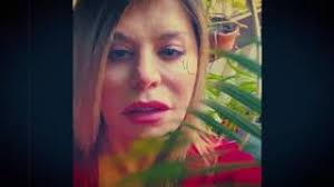 Αυτή η, εντυπωσιακά απλή στη φόρμά της, ταινία είναι μια συναρπαστική, λιτή στα εκφραστικά της μέσα, αφήγηση μιας ερωτικής σχέσης, αλλά και ένας. Christian Eberhard X Loredana Peste Bucuresti Home Video Youtube