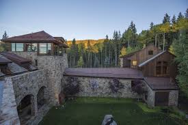 Oprah S Lavish Treehouse The Savvy Blog Oprahs House Celebrity Houses House Design Photos