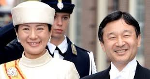 令和 (Reiwa) Il periodo di bella armonia. L'inizio del periodo Reiwa è  programmato per il 1º maggio 2019 con l'ascesa al trono del principe  Naruhito, figlio dell'attuale imperatore Akihito, come 126º Imperatore