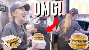 How old you gotta be to work at mcdonald's. I Cant Believe I Got To Do This Working At Mcdonald S Making A Big Mac Working A Drive Thru Ad Youtube