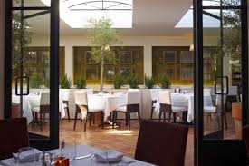 At some point in your life, you will inevitably be asked to plan your sister's bridal shower, office holiday party, or some other milestone celebration that requires a private dining room. Best Private Dining Rooms For Holiday Parties In Los Angeles Cbs Los Angeles