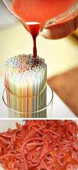 20 Horribles Plats A Servir Sur La Table De Buffet Lors De Votre Party D Halloween Hoooooooooo Plat Halloween Idee Repas Halloween Recette Halloween Apero