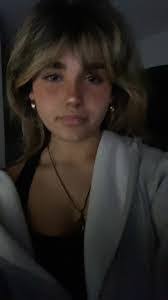 Bobbie Dutton's Instagram, Twitter & Facebook