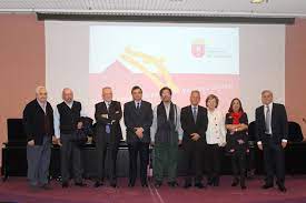 Raquel murillo, later known by her alias, lisbon ( es. El Colegio De Medicos De Navarra Homenajea A Sus 64 Jubilados En El 2017 Medena