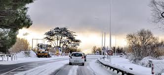 Agenda des salons et foires professionnels à paris dans les prochains mois au palais des congrès de paris, à paris nord villepinte et autres centres de congrès parisiens. Neige Et Verglas 24 Departements En Vigilance Orange Ce Mardi Voltage Connectee A Paris