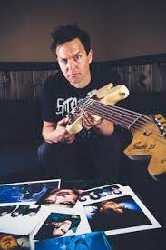 This is a total '80s song. 20 Mark Hoppus Ideas Blink 182 Tom Delonge Blinking