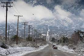 The geography of california includes mountainous regions that are subject to extreme local variations in ground snow loads. Photo Gallery Storm Brings More Snow To California Photo Galleries Bakersfield Com