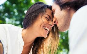 Are you a clingy girlfriend? Here's how to stop being so attached to your  man