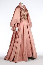 An Early Jacques Fath Ball Gown And Matching Cape Jun 24 2014 Kerry Taylor Auctions In United Kingdom Vintage Dresses Vintage Gowns Historical Dresses