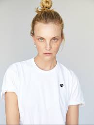 Trentini was born in panambi, rio grande do sul, brazil. Caroline Trentini Victoria S Secret Wiki Fandom