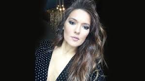 Demet akalın is a turkish singer and former model. Demet Akalin Kimdir Kac Yasinda Magazin Haberleri