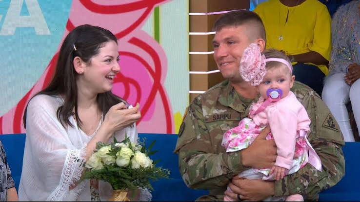 Deployed dad surprises wife, meets baby for the 1st time live on 'GMA' - ABC News
