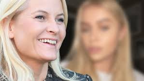 Norwegisches krankenhaus weihnachtsbasteln mit den royals: Mette Marit Von Norwegen In Diesem Verhaltnis Steht Sohn Marius Zu Seiner Ex Bunte De