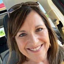 Jennifer Altieri's Instagram, Twitter & Facebook