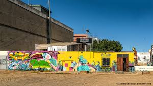 Asimetría visual y una caótica armonía mezclada gastronomía. Valencia En Murales Fumiferro Cabanyal Grill I Ii 18