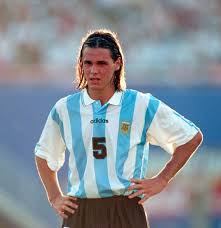 Argentina shirt 1994 world cup. De 1994 A 2014 Veja Como As Camisas Das Selecoes De Futebol Mudaram Em 20 Anos Fotos R7 Copa Do Mundo 2014