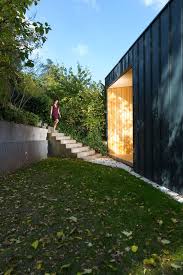 Check spelling or type a new query. Extension Contemporaine A Caluire Et Cuire En Ossature Bois Et Bardage Aluminium Imitation Zinc Noir Facade Triang Architecture Exterior French Villa Exterior