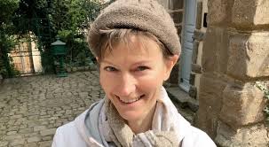 Sports Fans — Observing Leslie