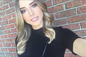 Joyeux Noël à tous et joyeux anniversaire à Hailie Jade Scott sans qui des  chefs d'œuvres tels que Mockingbird, When I´ gone, Hailie´s song et tant  d'autres n'auraient jamais vus jour.