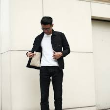 Anak kuliah punya fashion items wajib yang harus selalu ada di lemarinya, lho! 10 Style Anak Kuliah Pria Kekinian Yang Bikin Perempuan Ngelirik