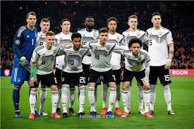 ماهو لقب منتخب المانيا من 9 حروف. ØªÙØ§Ø¤Ù„ Ø£Ù„Ù…Ø§Ù†ÙŠ Ø¨Ø­Ø¸ÙˆØ¸ Ø§Ù„Ù…Ø§Ù†Ø´Ø§ÙØª ÙÙŠ Ø§Ù„ÙŠÙˆØ±Ùˆ